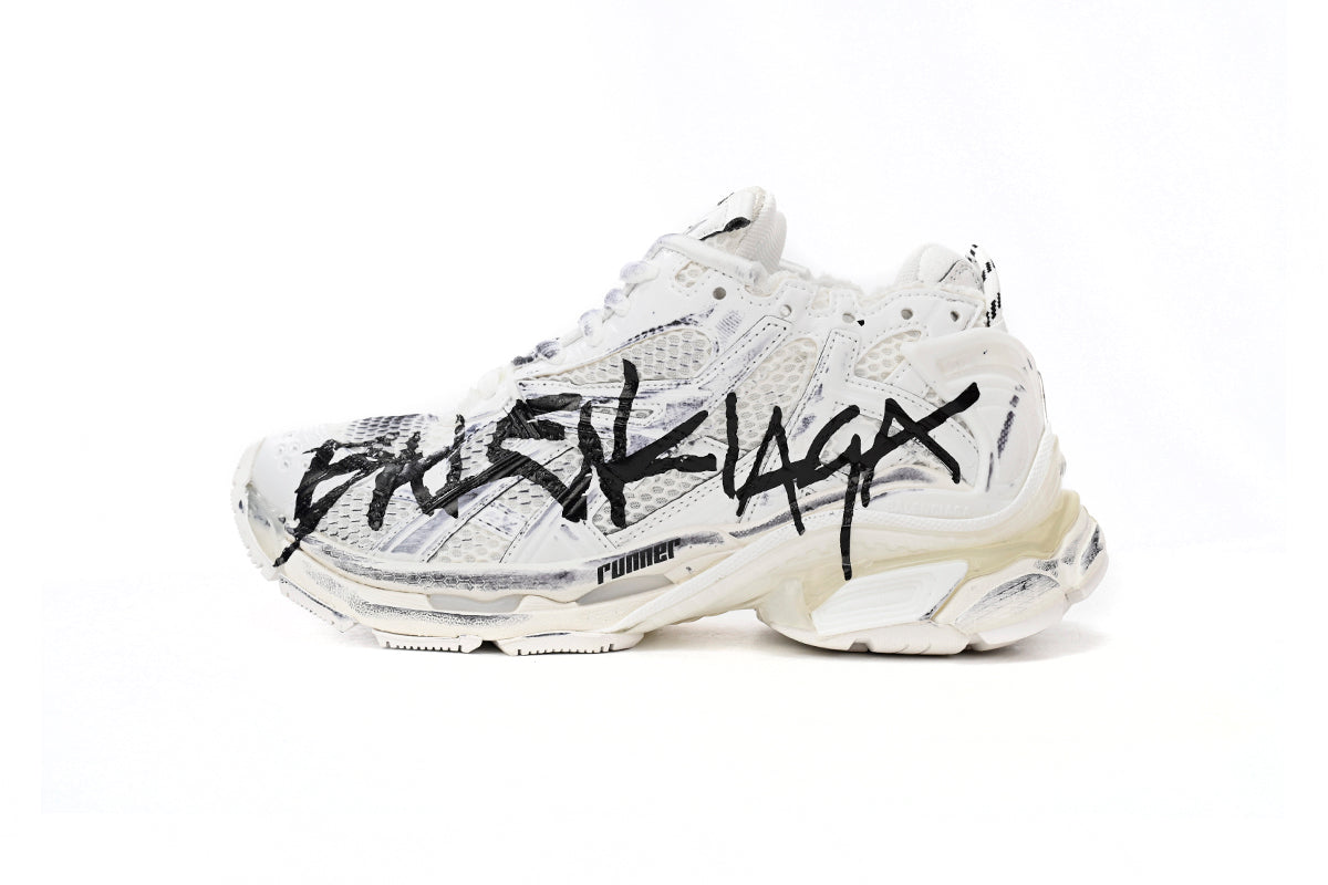 Balenciaga Runner Graffiti White 677402W3RBQ9010
