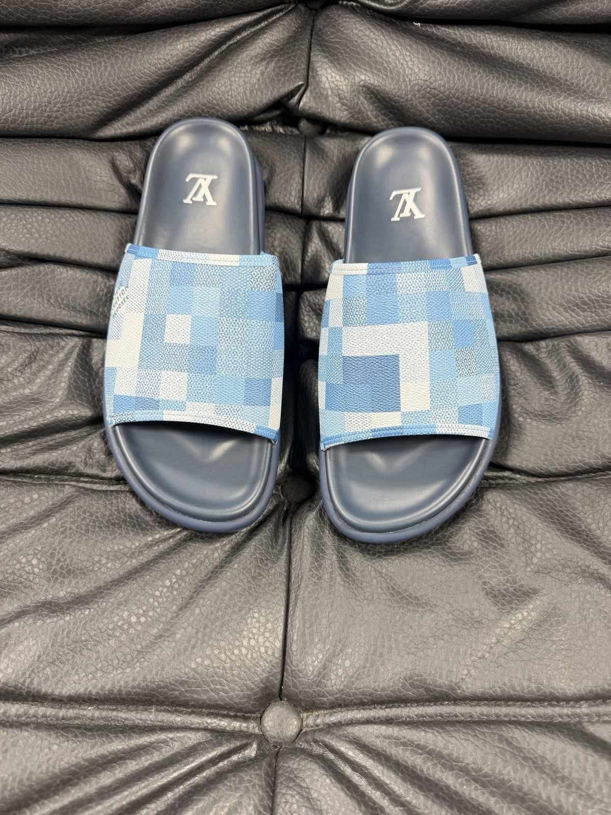 Louis Vuitton Checkerboard Slide Sandals - Open Toe