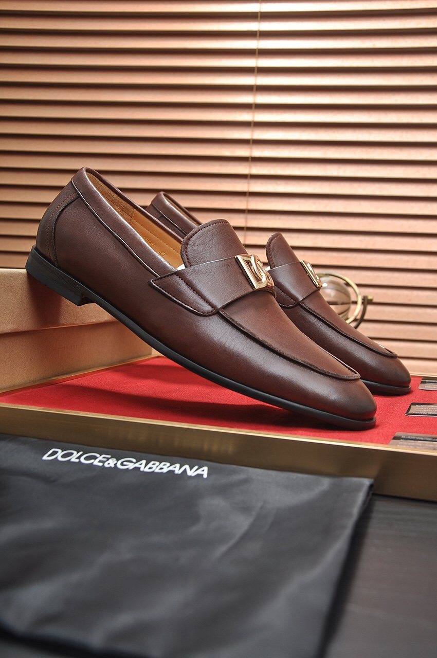 Dolce & Gabbana Leather Logo-Hardware Loafers
